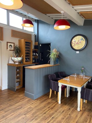 Dining - The Bell Inn (Stroud)