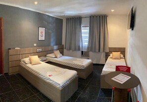 Standard Triple Room | Free WiFi - Hotel Belém (São Paulo)