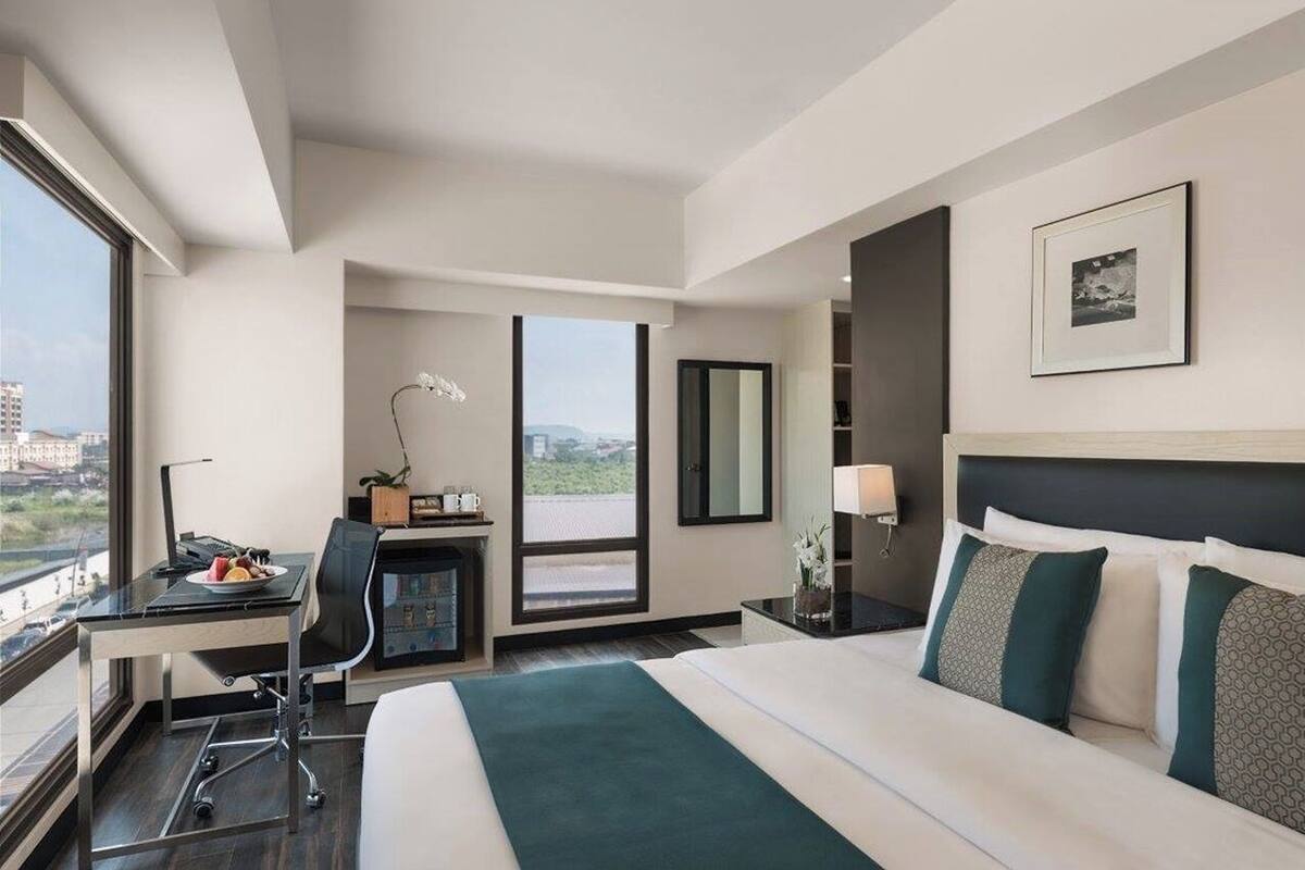 Premium bedding, minibar, in-room safe, desk