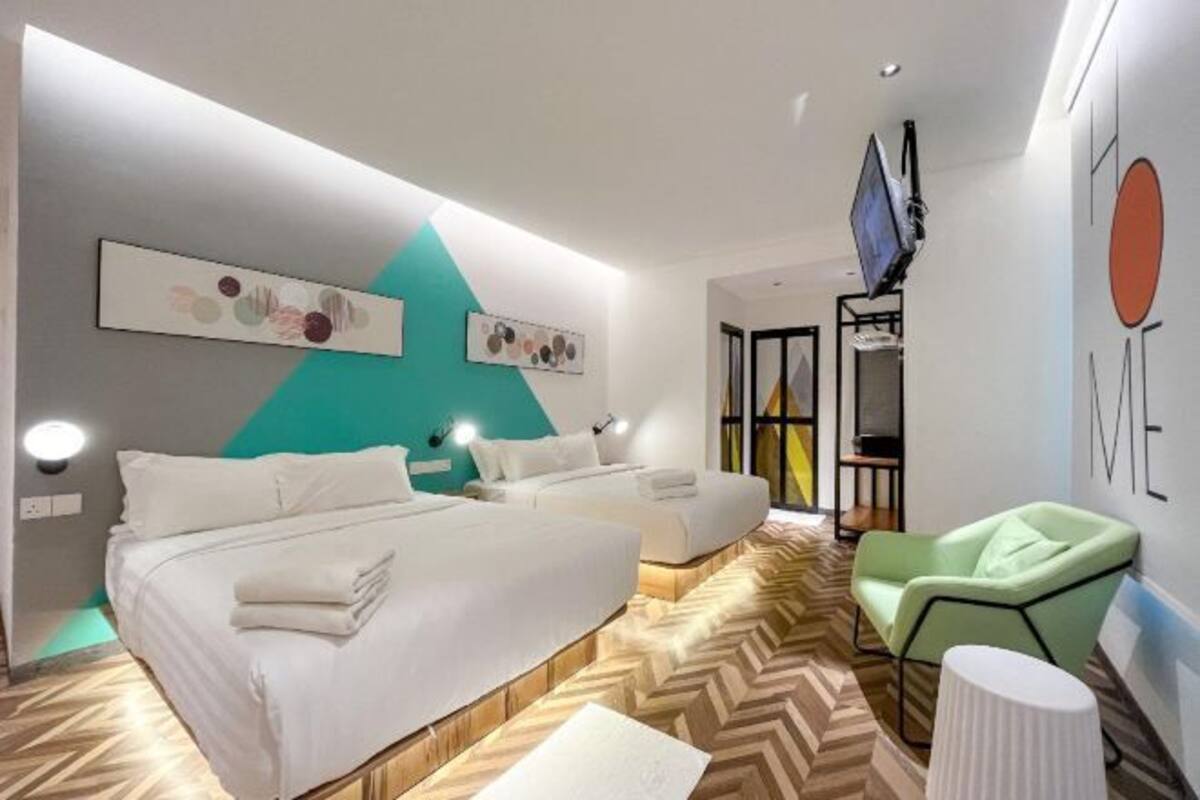 Premium bedding, WiFi (free), bed sheets