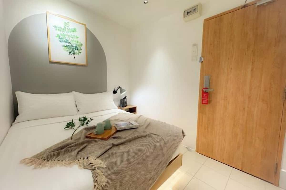 Premium bedding, free WiFi, bed sheets