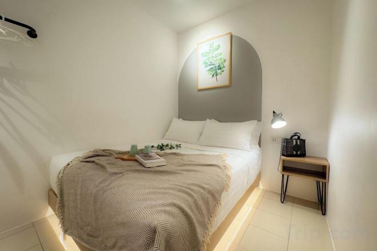 Premium bedding, free WiFi, bed sheets