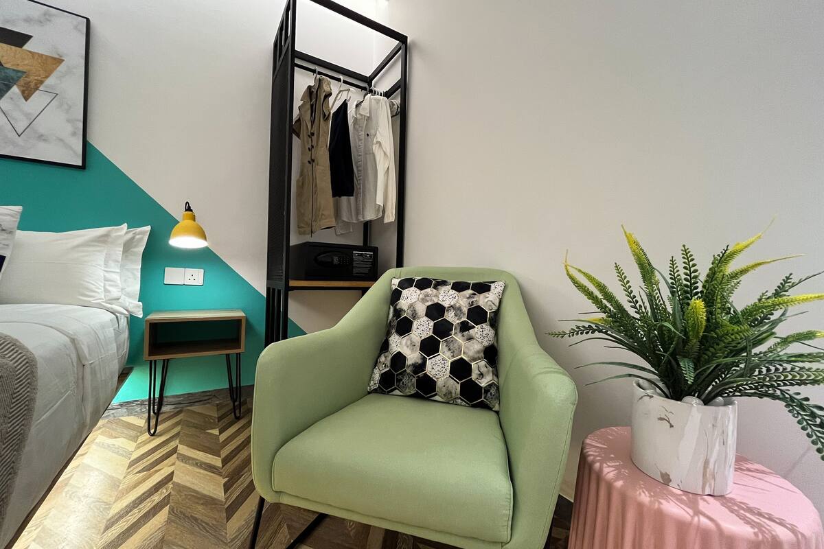 deluxe room family room 4 pax | premium bedding, free wifi, bed sheets