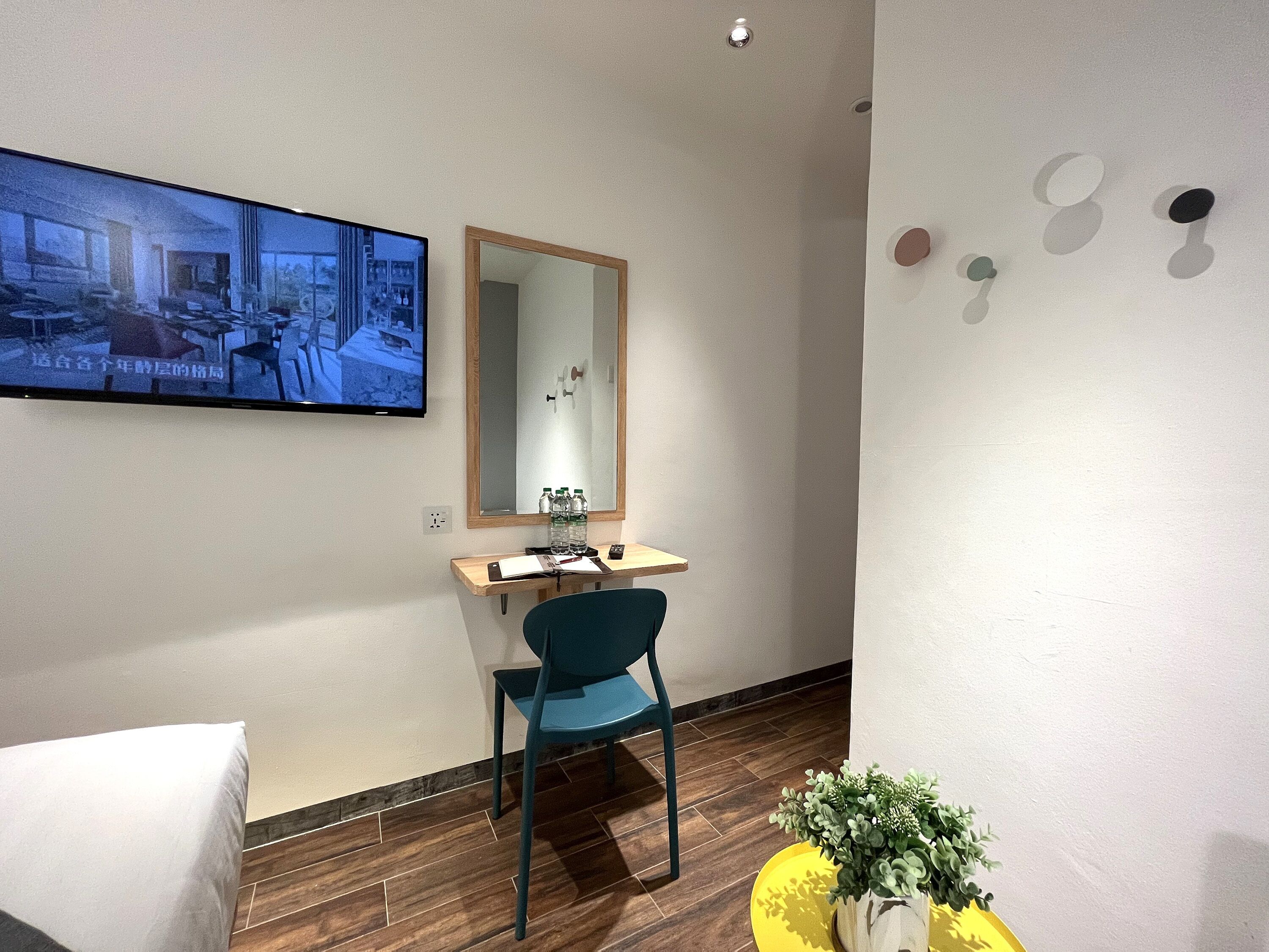 modern queen room | premium bedding, free wifi, bed sheets