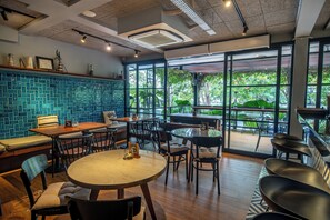 Frokost, lunsj og middag serveres, internasjonale retter 