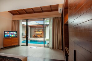 Villa, 2 Bedrooms, Private Pool (Daily Afternoon Tea) | Minibar, in-room safe, desk, soundproofing - Abia Villa (Legian)