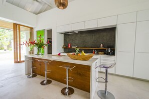 Familienvilla, 5 Schlafzimmer, eigener Pool | Eigene Küche | Großer Kühlschrank, Mikrowelle, Herdplatte