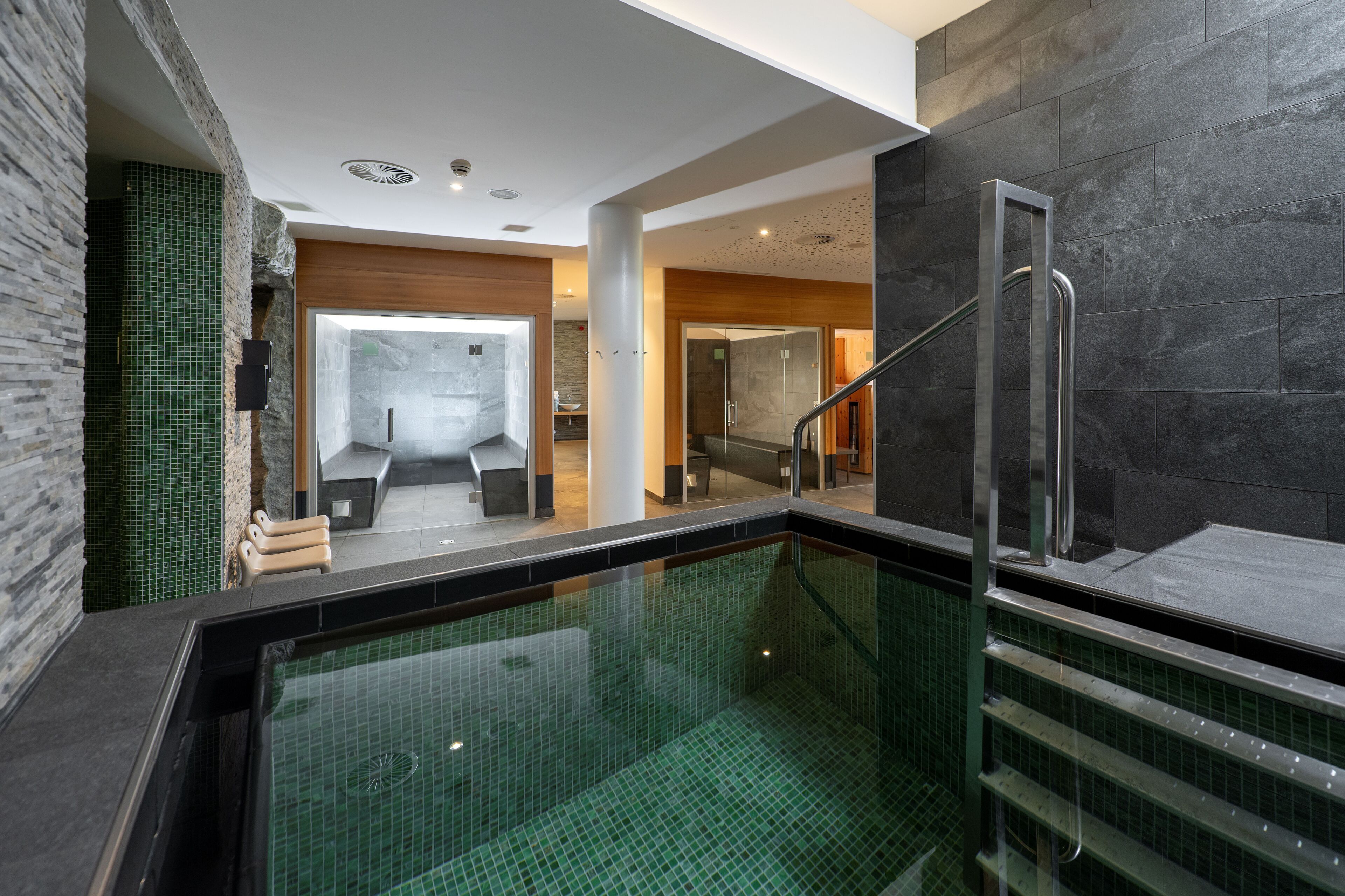 Steam room 
