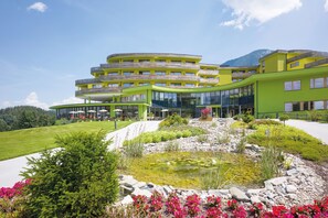 Mặt tiền nơi lưu trú