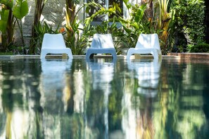 Piscine extérieure, cabanas gratuites, parasols