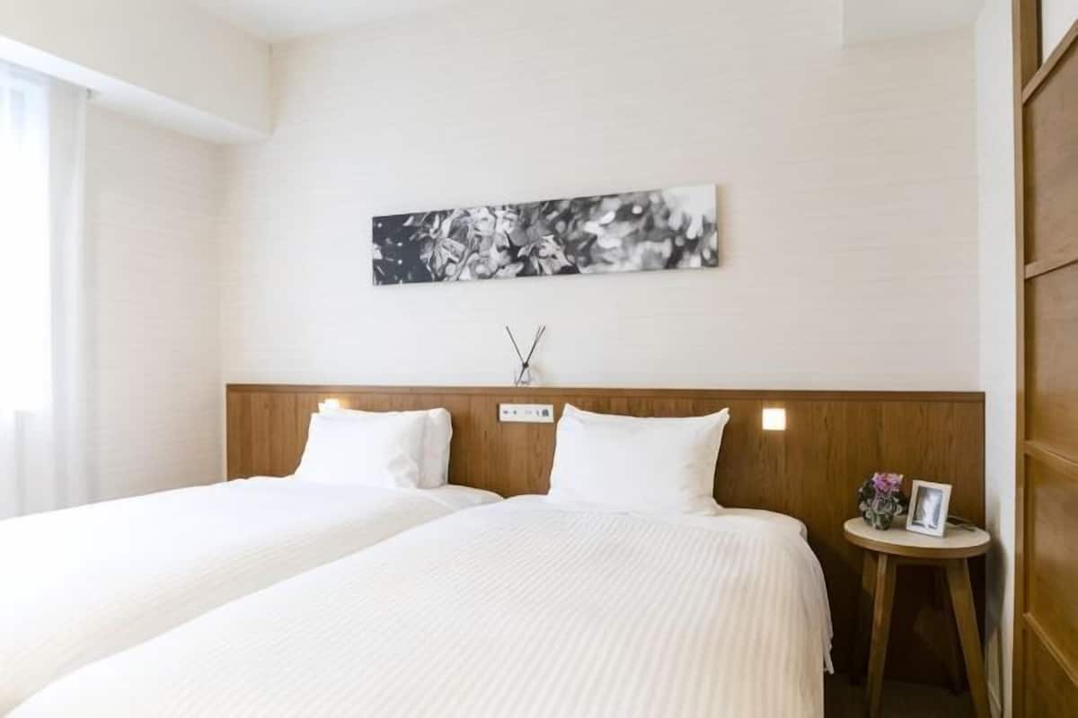 In-room safe, desk, blackout drapes, soundproofing