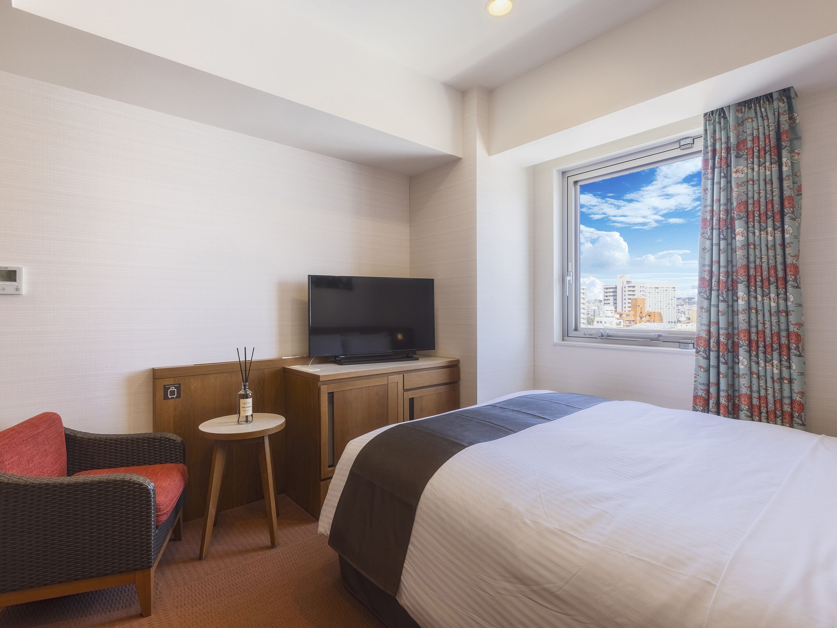 In-room safe, desk, blackout drapes, soundproofing