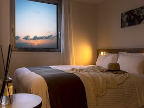 Habitación doble superior, no fumadores | Caja fuerte, escritorio, cortinas opacas y sistema de insonorización