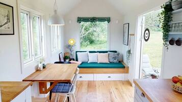 Design-Ferienhaus | 1 Schlafzimmer, Bettwäsche aus ägyptischer Baumwolle, Daunenbettdecken