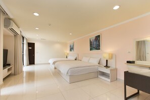 Free WiFi, bed sheets - F Hotel Sanyi (Sanyi)