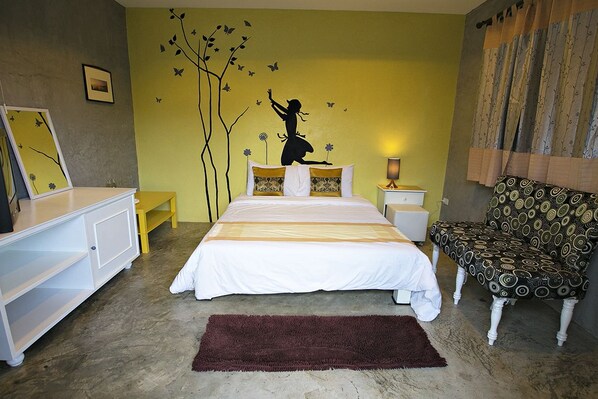 Escritorio, cortinas blackout y camas plegables/adicionales 