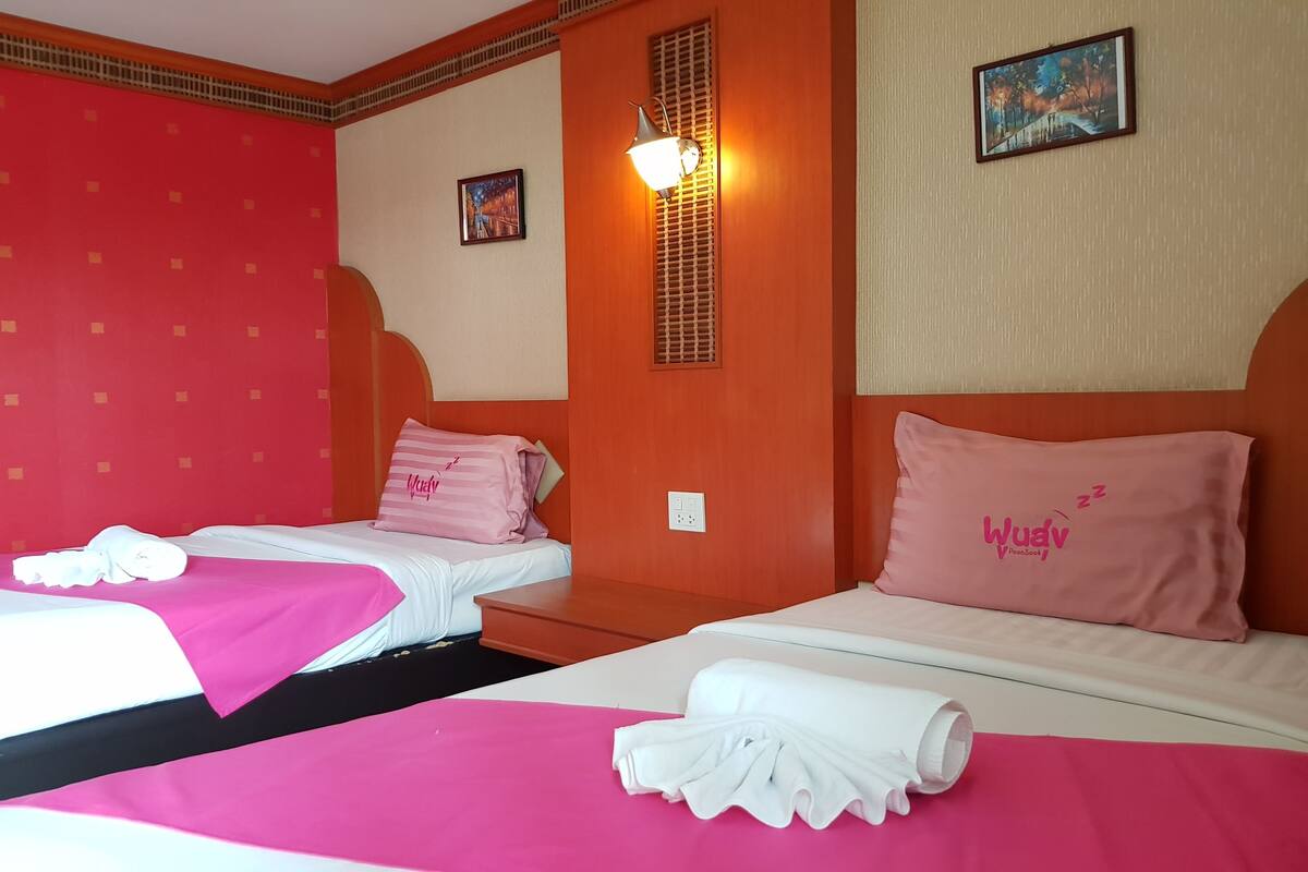 ห้องดีลักซ์ทวิน | โต๊ะทำงาน, เตียงเสริม/เปล, Wi-Fi ฟรี, ผ้าปูที่นอน