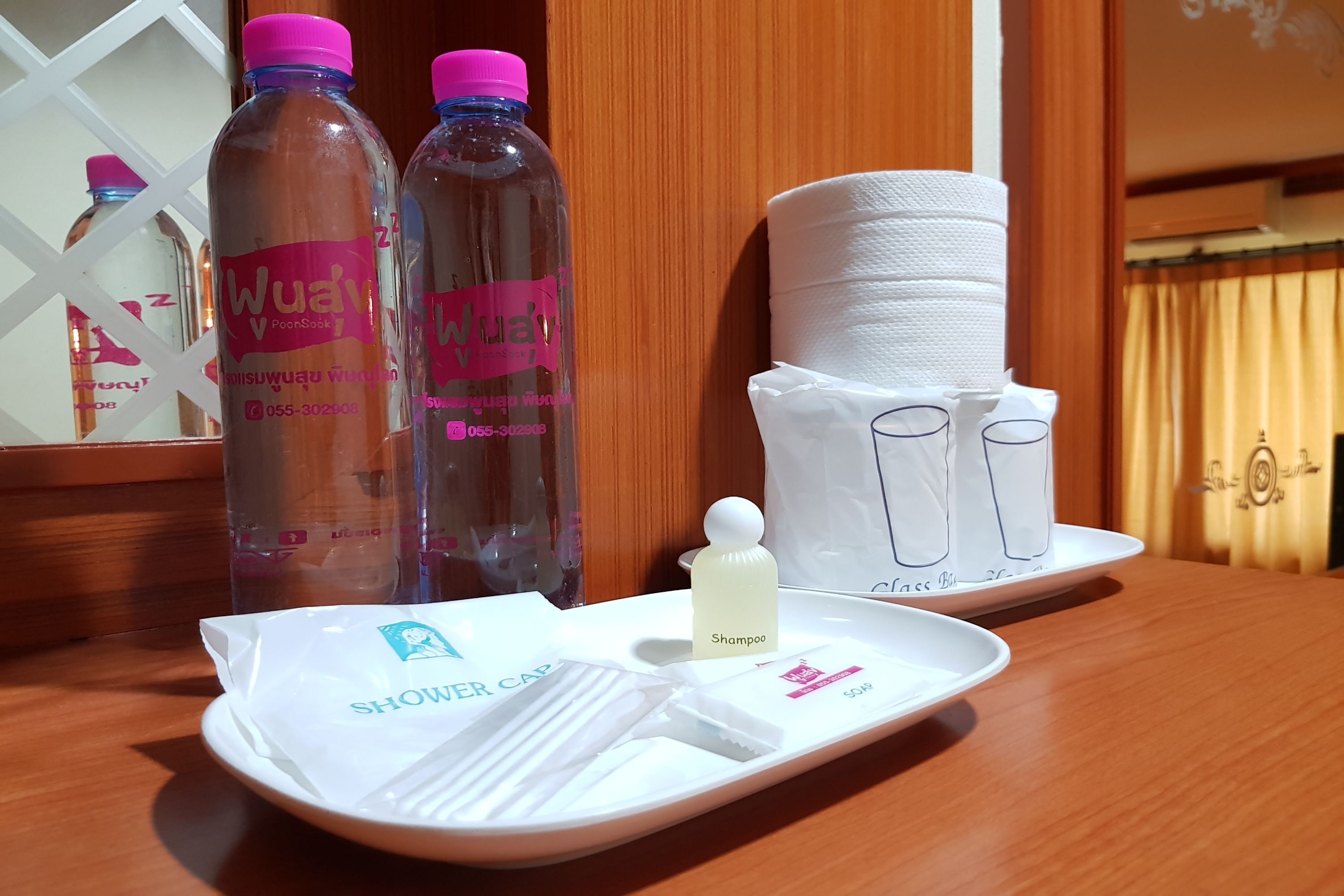 standard single room | desk, free wifi, bed sheets