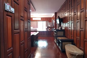 Junior Room | Desk, free WiFi, bed sheets