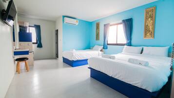 Triple Luck Room | ๊ฐ์ค ๋ด ๊ธ๊ณ , ๋ฌด๋ฃ WiFi