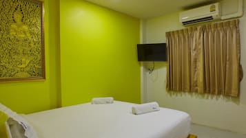 Budget Double Room Without Window | ๊ฐ์ค ๋ด ๊ธ๊ณ , ๋ฌด๋ฃ WiFi