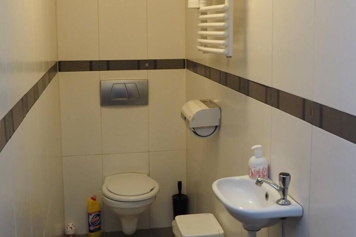 Slaapzaal (big dorm) | Badezimmer | Dusche, kostenlose Toilettenartikel, Haartrockner, Handtücher