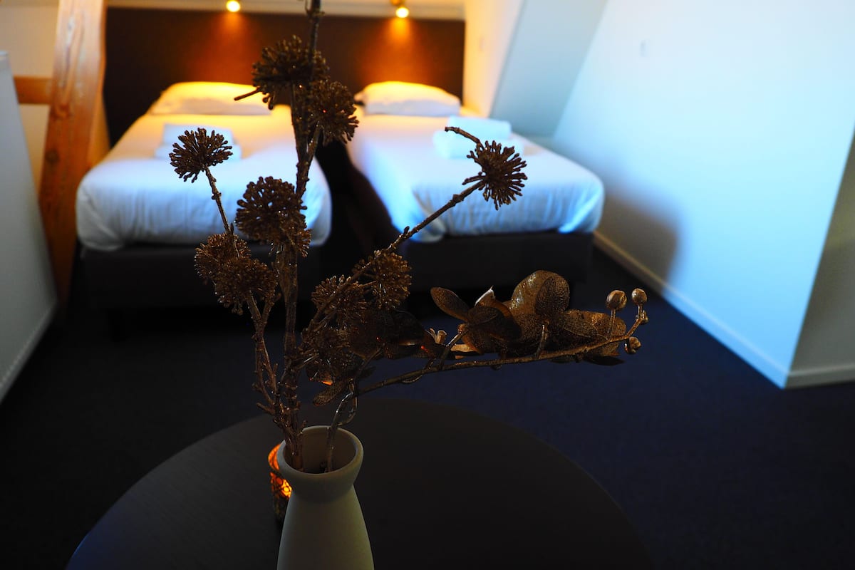 Economy Twin Room, Shared Bathroom | Dihias secara berasingan, dilengkapkan perabot secara berasingan