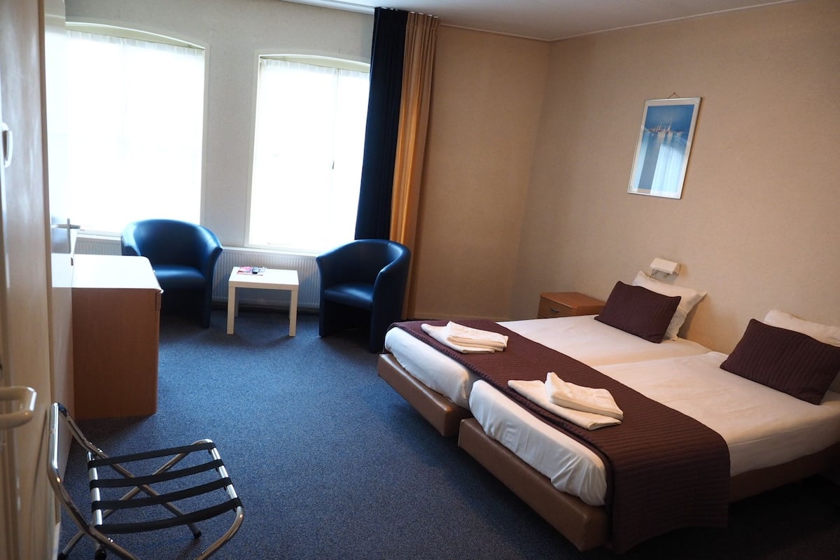 Dreibettzimmer, eigenes Bad | Individuell dekoriert, individuell eingerichtet, Verdunkelungsvorhänge