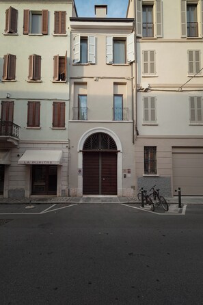 Front of property - Residenza Accademia , Mantegna Hotels (Mantua)
