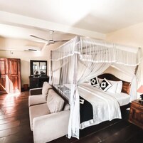 Minibar, in-room safe, desk, bed sheets