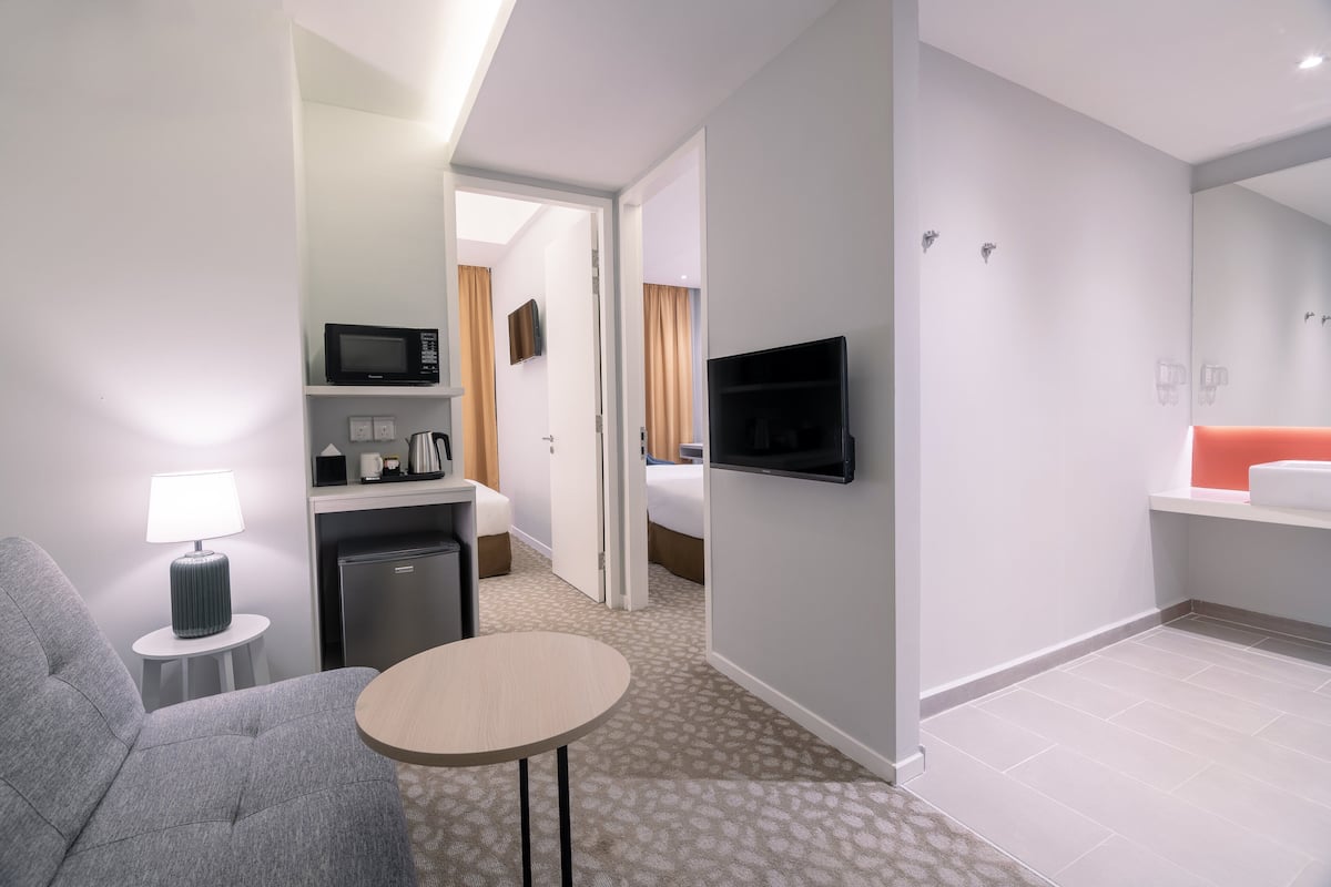 suite, 2 bedrooms | 1 bedroom, in-room safe, desk, blackout curtains
