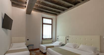 Residenza Ca' Tazzoli , Mantegna Hotels