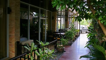 Senior Apartment, 1 King Bed | Terrace/patio