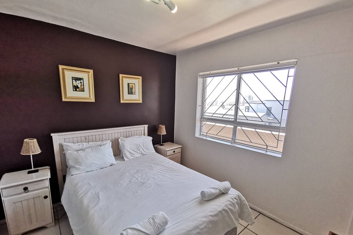 Comfort Apartment, 1 Bedroom, Sea View | In-room safe, soundproofing, iron/ironing board, WiFi (free)