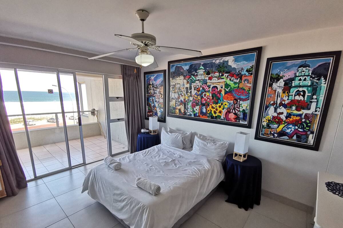 Comfort Apartment, 3 Bedrooms | In-room safe, soundproofing, iron/ironing board, WiFi (free)
