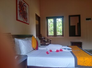 Deluxe Bungalow, 1 Queen Bed, Garden View | Minibar, in-room safe, desk, blackout curtains