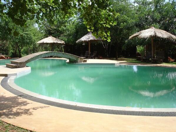 Outdoor pool, pool loungers