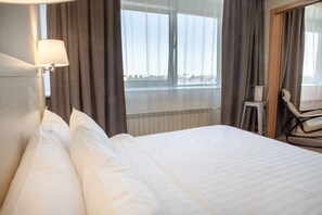 Business Room, 1 Katil Kelamin (Double) (S) | Peti besi dalam bilik, meja, seterika/papan seterika 