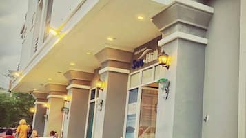 Fachada de la propiedad