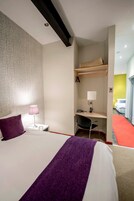 Family Room (Unit 3) | In-room safe, individually decorated, desk, free WiFi