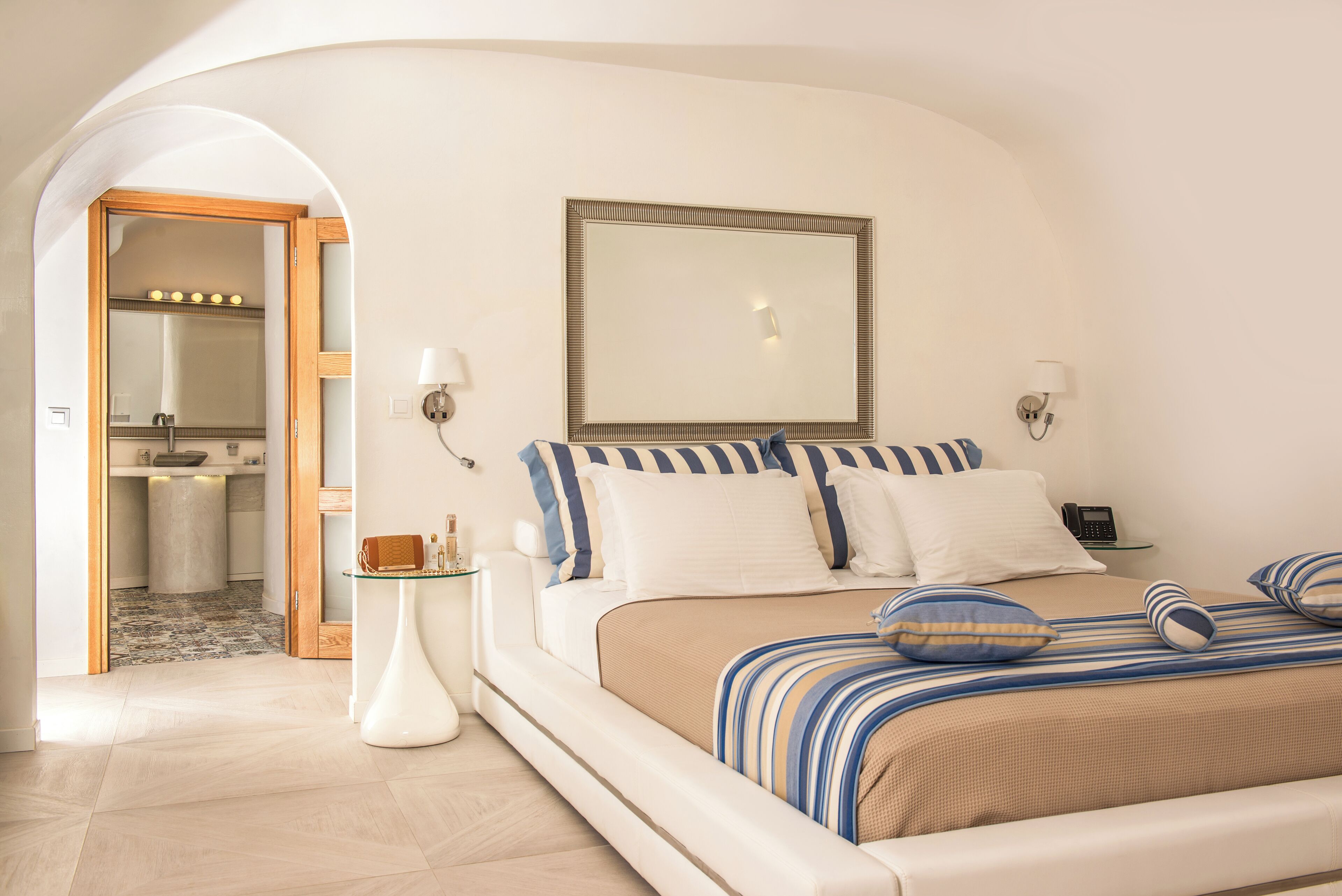 In-room safe, iron/ironing board, WiFi (free), bed sheets