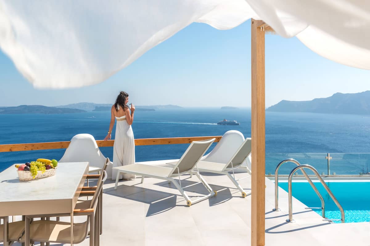 Presidential Suite, 2 Bedrooms, Private Pool, Sea View (Caldera View) | 3 bedrooms, in-room safe, iron/ironing board, free WiFi