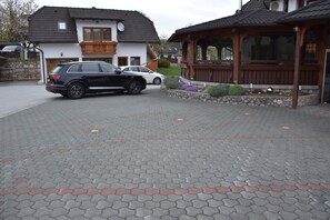 Standard Apartment, Mountain View | Balcony view - Villa Knezevic (Plitvicka Jezera)