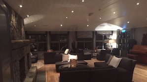 Bar lounge