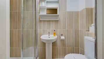 Deluxe Double Room, 1 Double Bed | Bathroom | Free toiletries, hair dryer, towels, soap