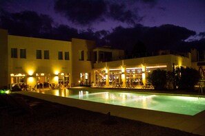 Indoor pool, outdoor pool