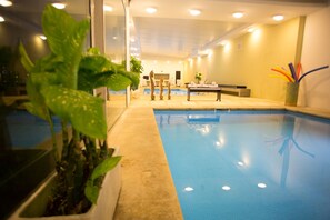 Indoor pool, outdoor pool - Colonia West Hotel - All Inclusive (Conchillas)