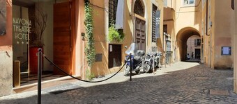 Navona Theatre Hotel