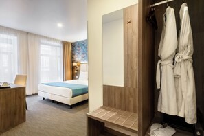 Executive Double or Twin Room | In-room safe, laptop workspace, iron/ironing board, free WiFi - Dansaert Hotel (Brussels)