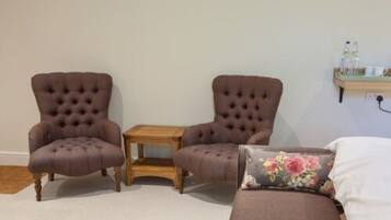 Deluxe Double Room | Premium bedding, in-room safe, individually decorated, desk